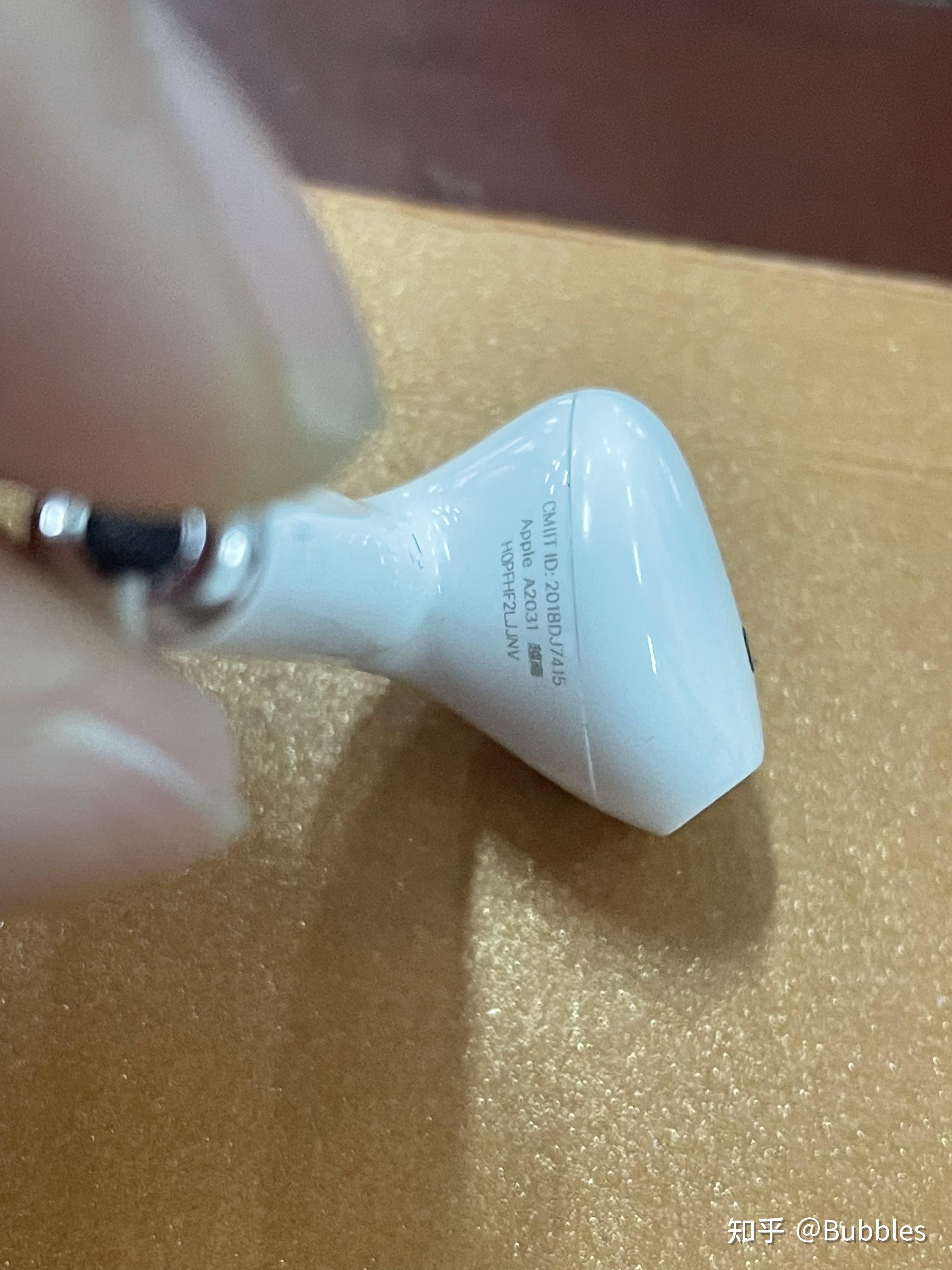 此贴仅是我个人和借同学的耳机进行的总结,可能部分细节上的出入,但