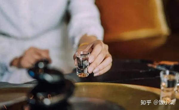 轮到你敬酒,别傻傻地不说话,牢记3句“敬酒话”,让人另眼相看 - 知乎
