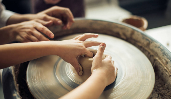 孩子在家淘气不如玩陶艺捏泥巴居然有这么多的好处