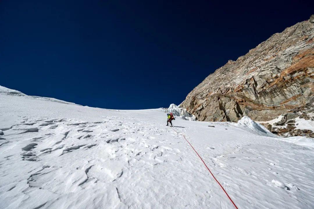 国人首登中山峰四川第二高峰中山峰攀登纪实