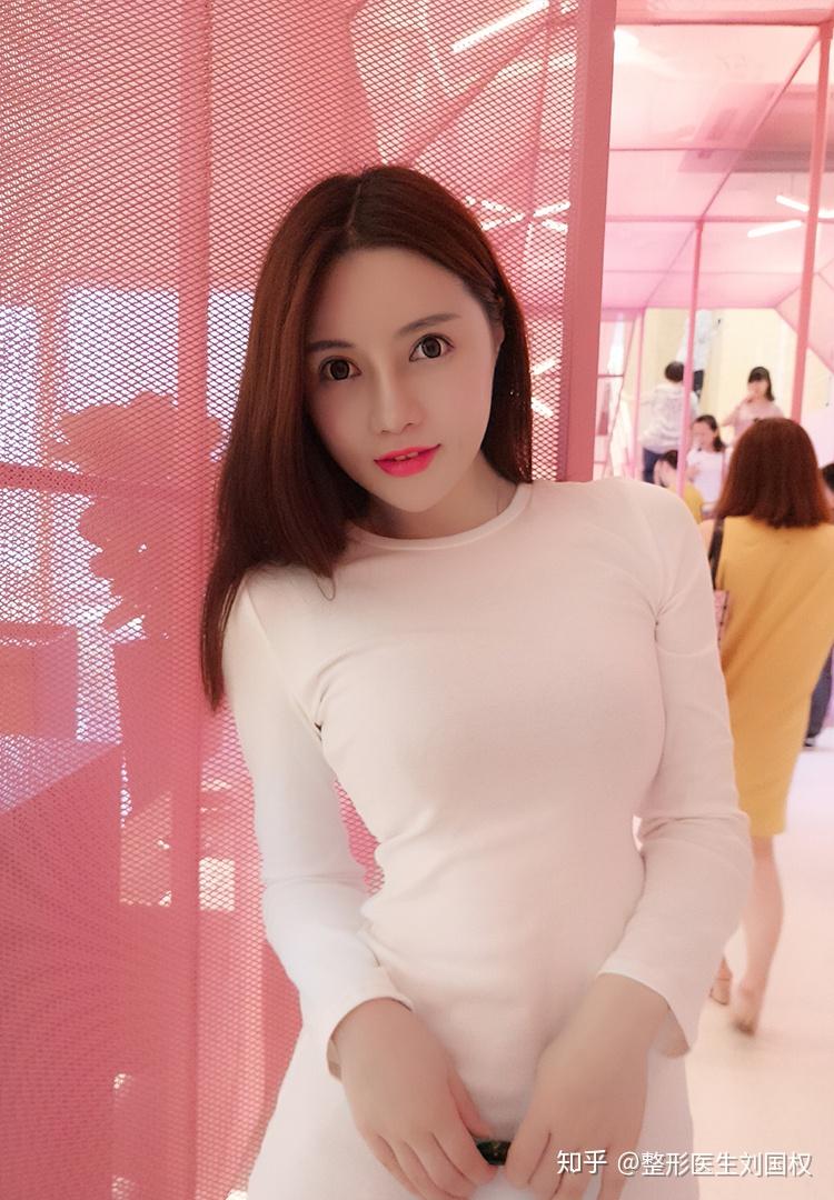 默认最新莫暖l型假体取出鼻头有小凹坑,再次隆鼻时在凹坑处垫入筋膜后