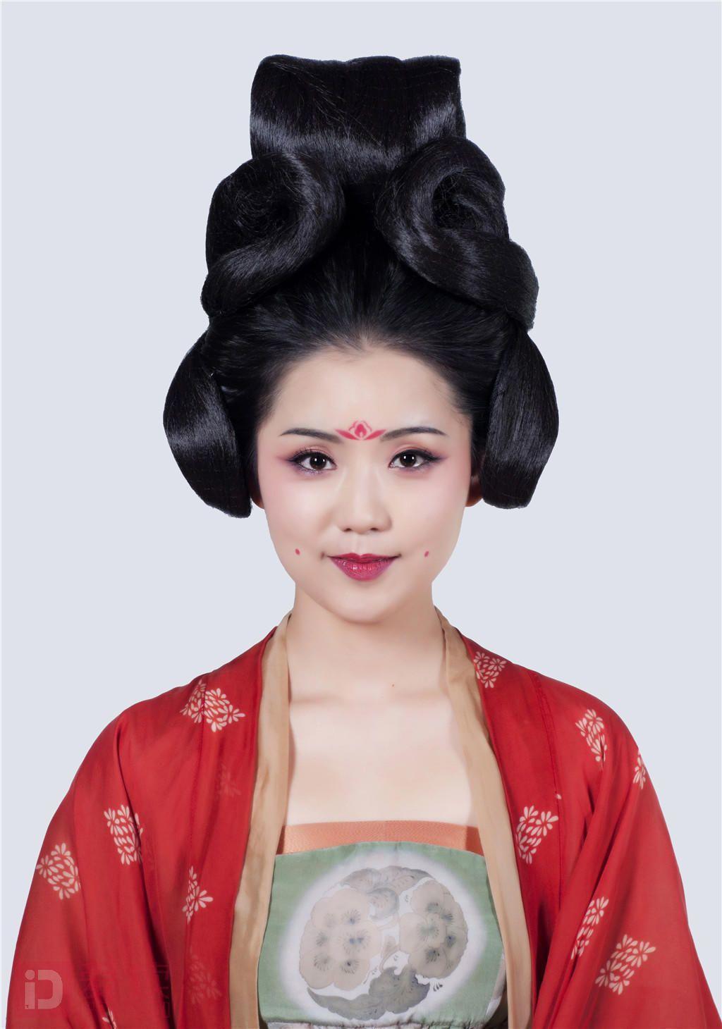 古装影视发型之唐朝后宫妃子造型 