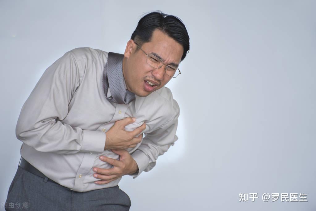 43岁男子持续胸痛各项检查正常到底是什么原因