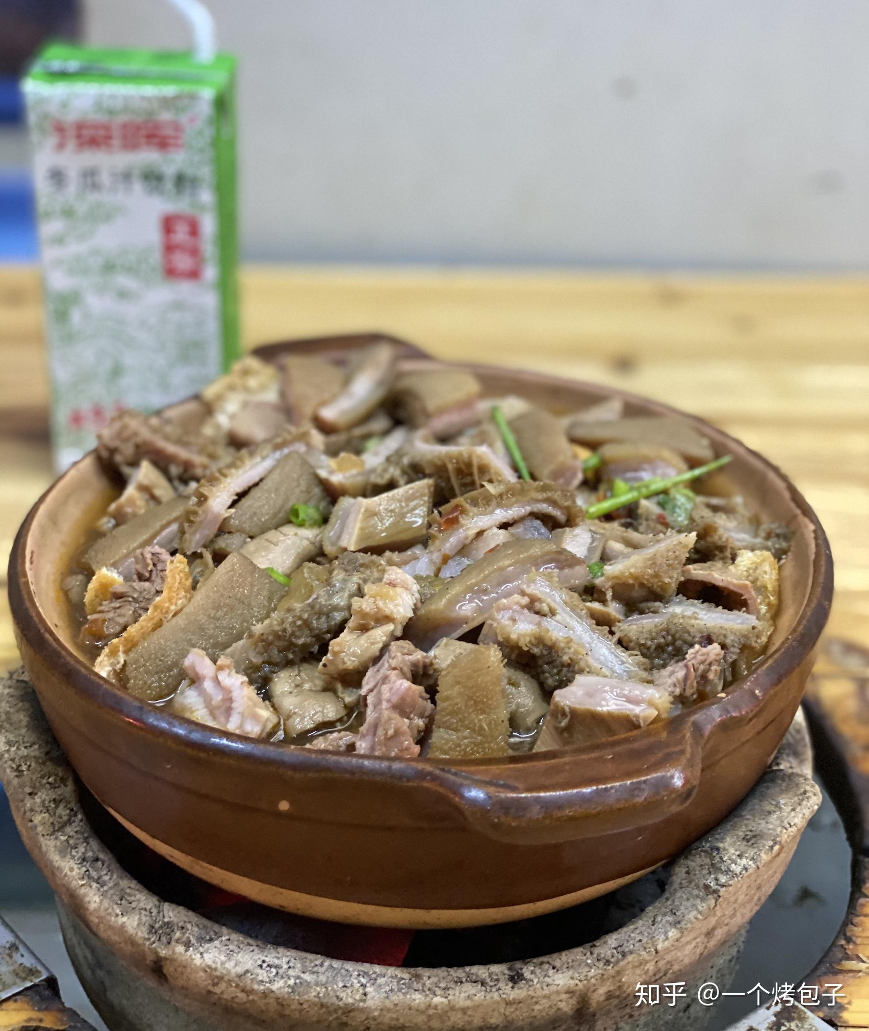 逛吃轻食及口味清淡者慎入包子打卡炭火炉牛杂煲