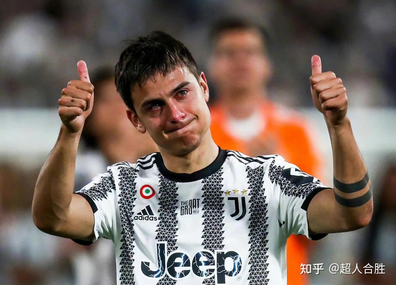 阿根廷队员介绍小魔仙保罗迪巴拉