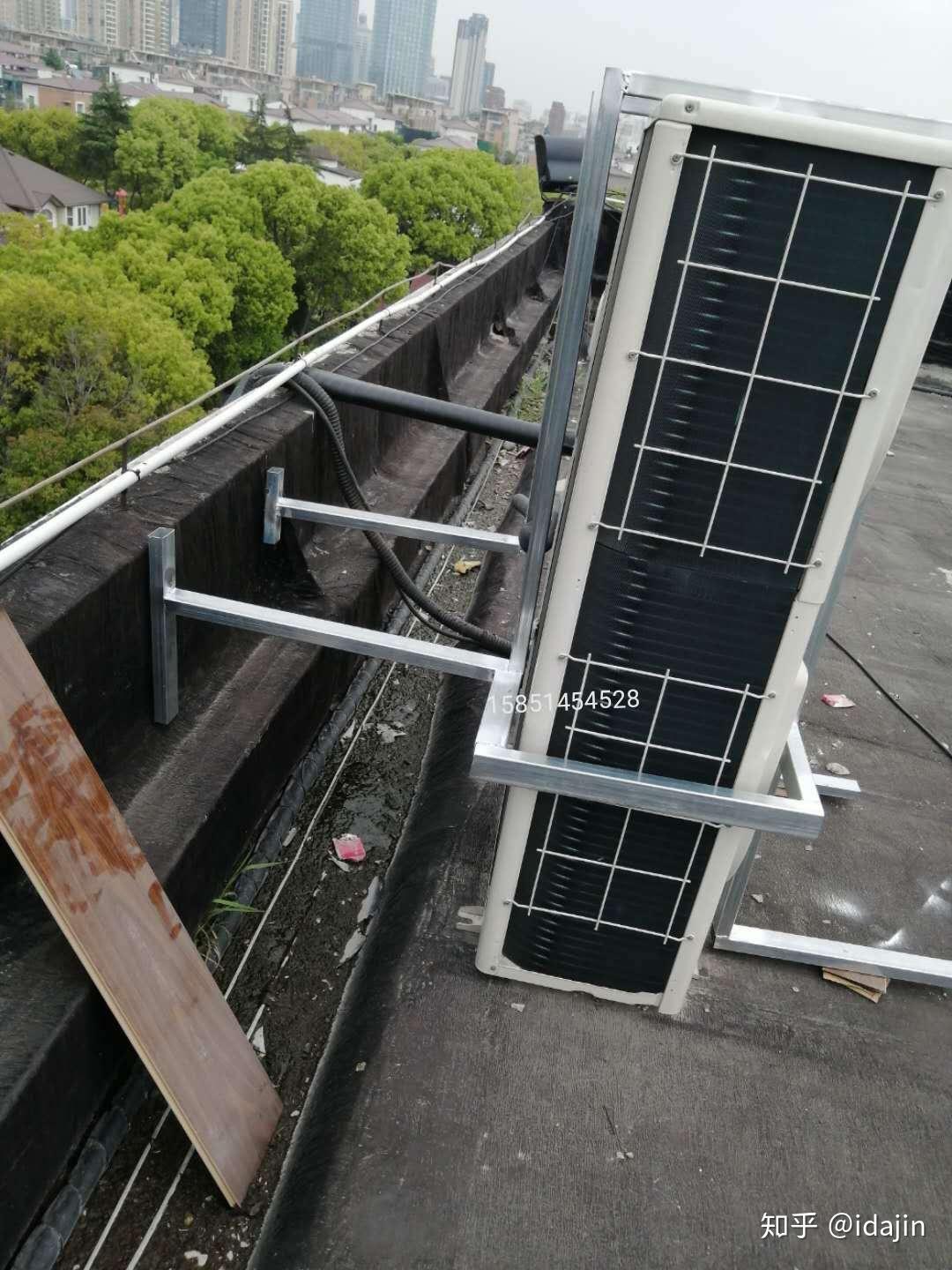 苏州钻石广场楼顶东芝中央空调加固定防风吹倒防风架