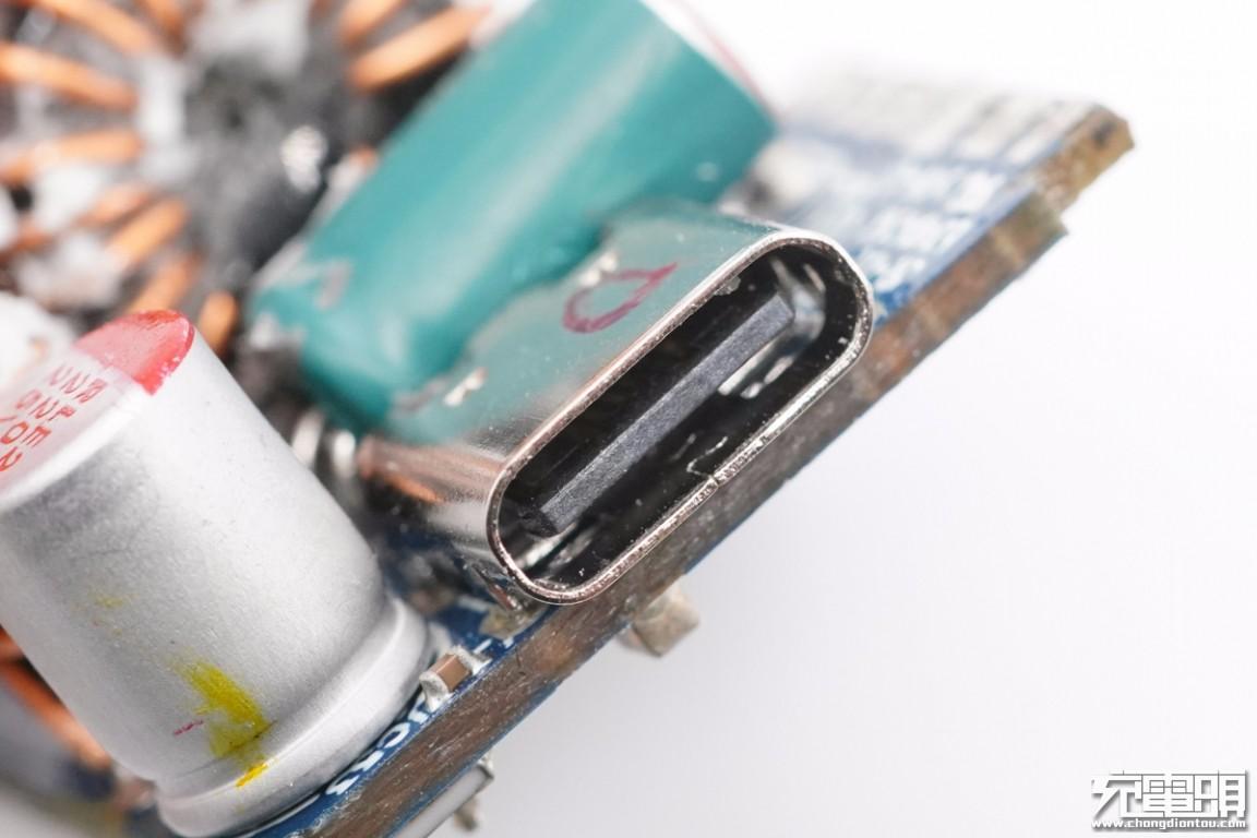 拆解报告:华硕adol 65w 2c1a氮化镓快充充电器