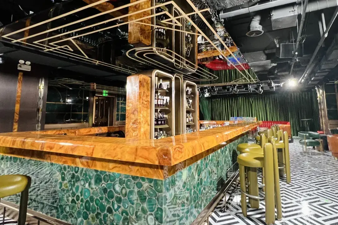 上海正在流行晚6早5的生活模式