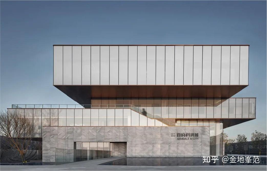 金地融创峯范惊爆听说首府新区这个建筑用了1000吨钢