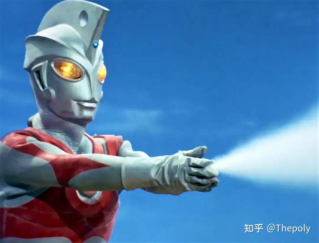 与在异次元人亚波人的战斗中,艾斯奥特曼将自己融于北斗星司与南夕子