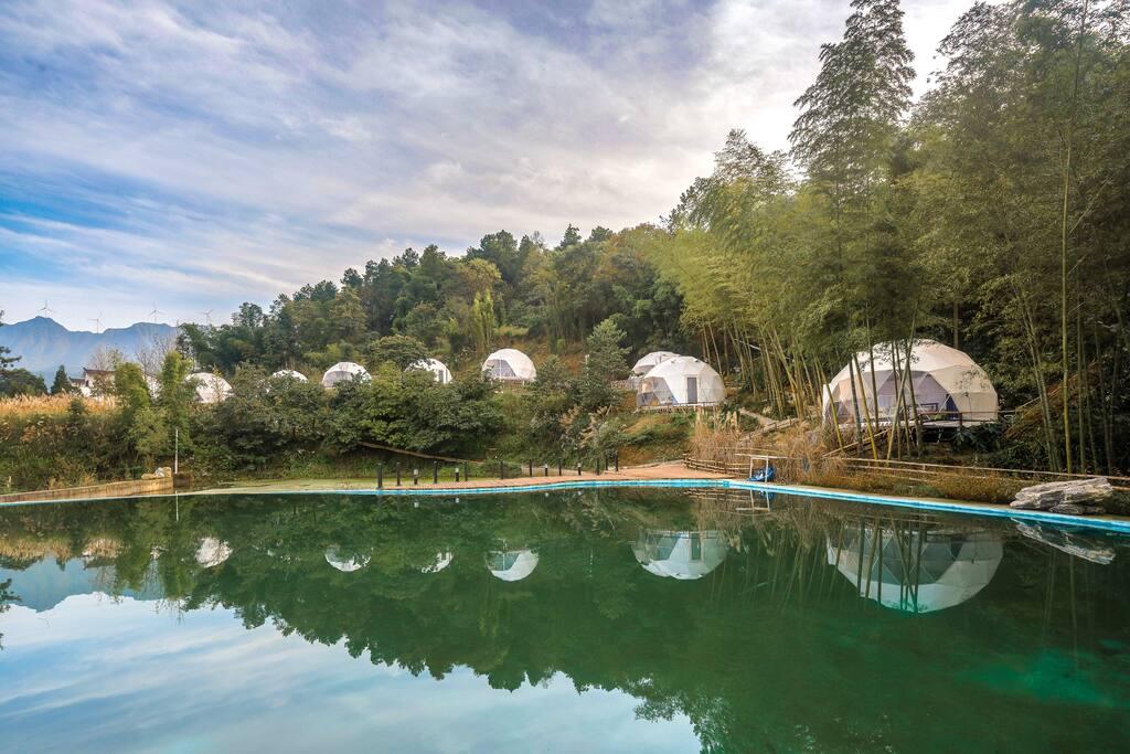 这样的帐篷营地太适合春季露营了