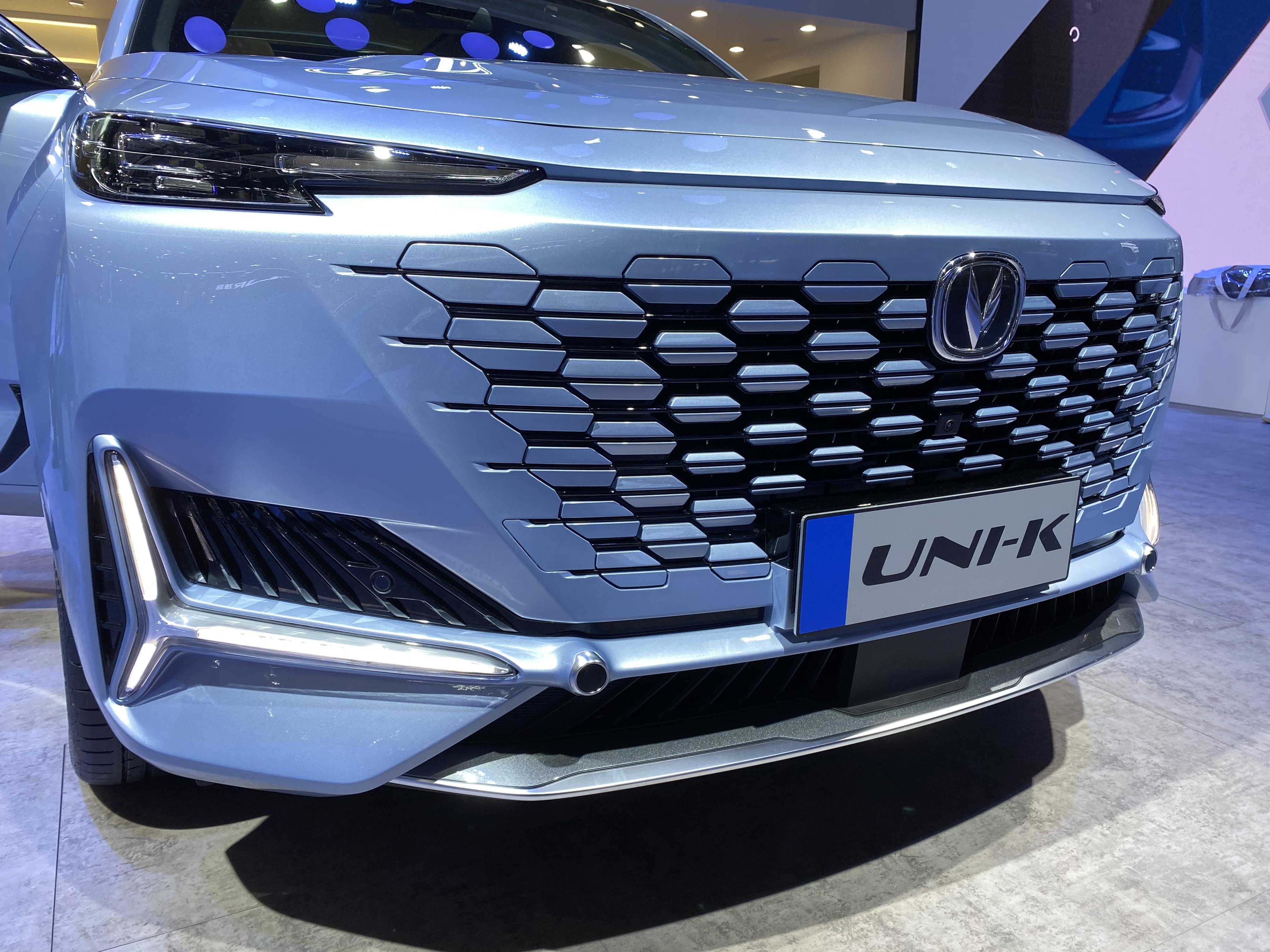 长安unik亮相广州车展外形充满科幻感