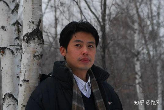 因为出生年代的问题,姚守岗从小就对参军有很高的热情,不过长大以后