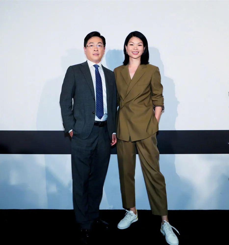 成为模特后的吕燕,开始用穿搭来让自己的形象更具辨识度:而李东田老师