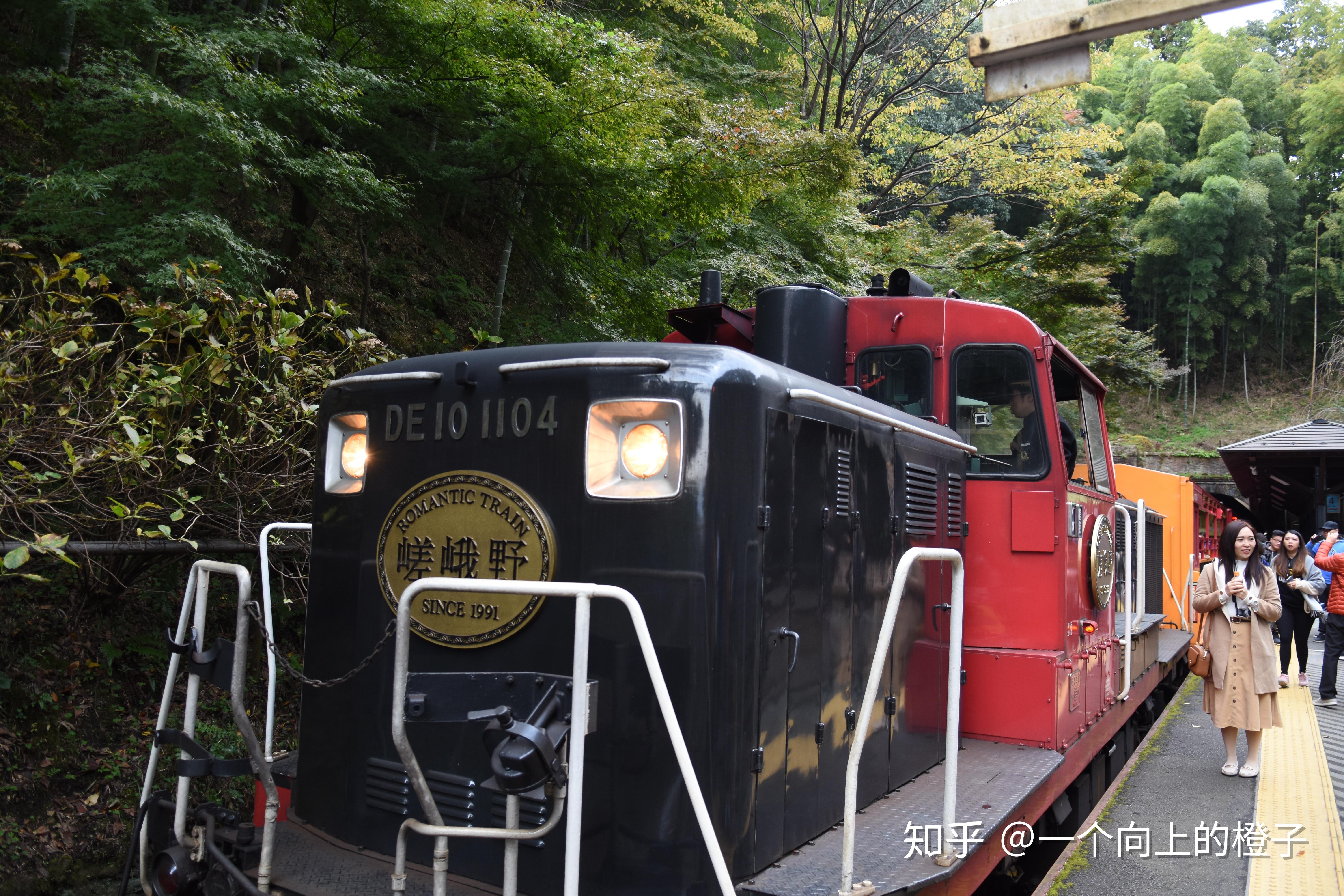 京都自由行攻略行程第三天體驗嵐山小火車探尋京都最美紅葉所在地