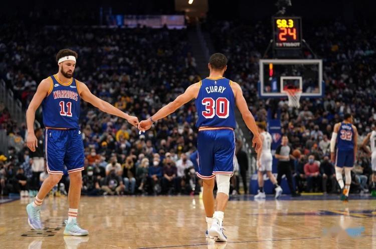 勇士队激战对手全场紧咬比分最终逆转取胜展现强大韧性