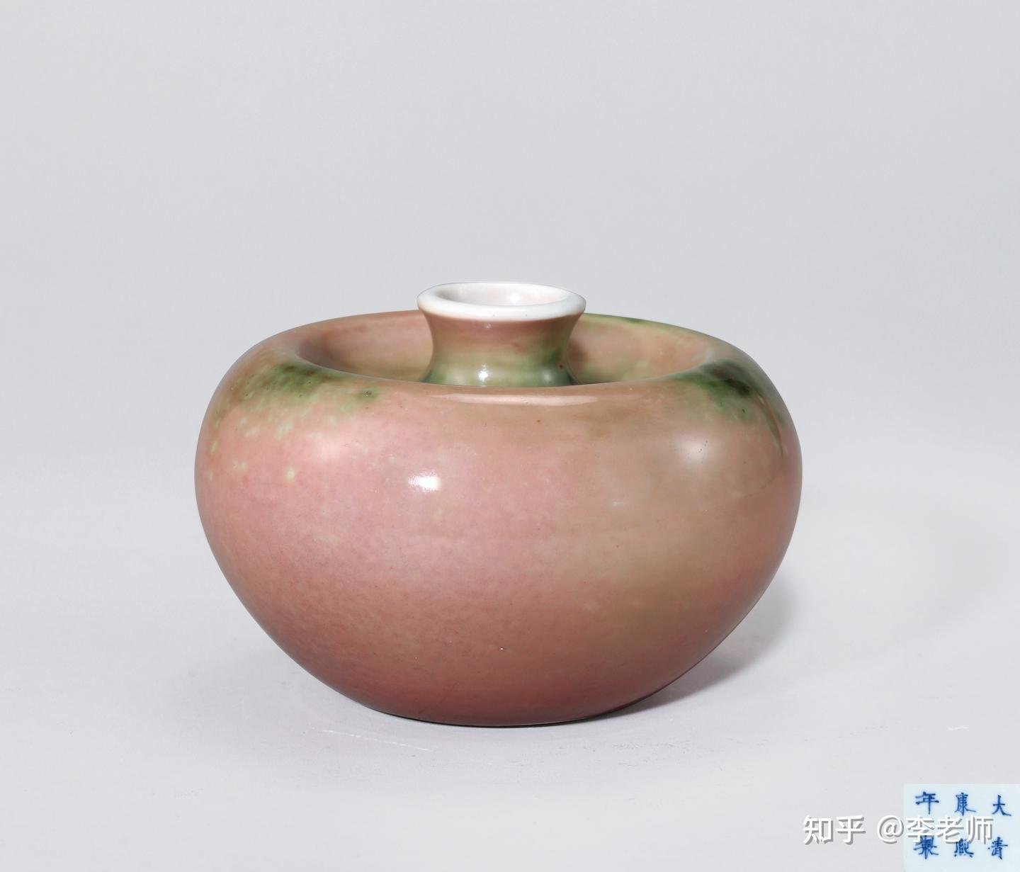 清時代 康熙年製 豆紅釉苹果尊・時代物・古陶磁・古賞物・旧家買出品 靓宝格- 清晚期豇豆红苹果尊（《大清康熙年制》款）