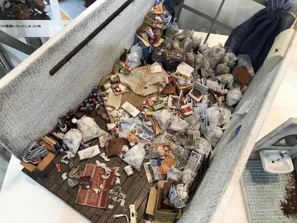 一名死者留下的"垃圾屋"