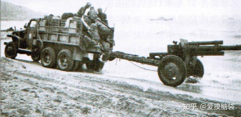 三,105毫米m2a1型榴弹炮的轮式牵引车(25吨6×6载重卡车)