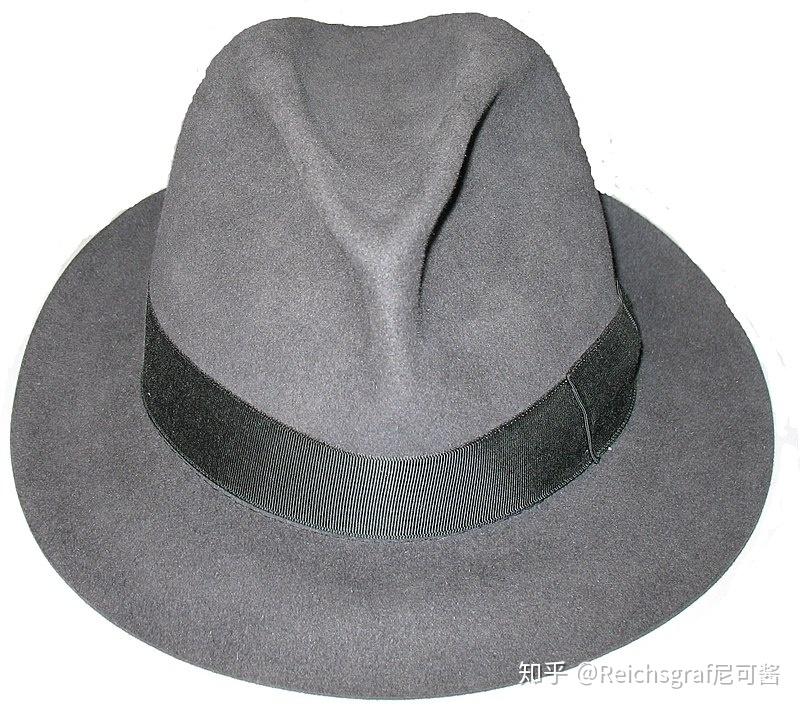 不列颠治世下的男性头饰