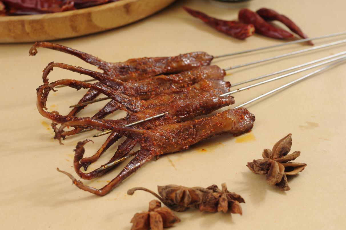 碳烤鸭舌——金黄的光泽,恰到好处的调味,鲜,嫩,入口q弹,清爽嫩滑的