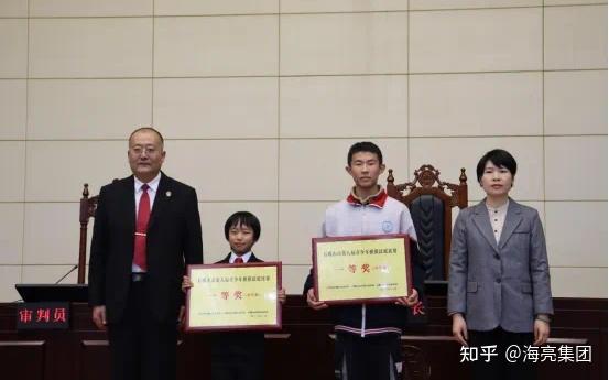 为了给尖子生提供更好的教育资源,星海中学引入海亮云校双师课堂,"