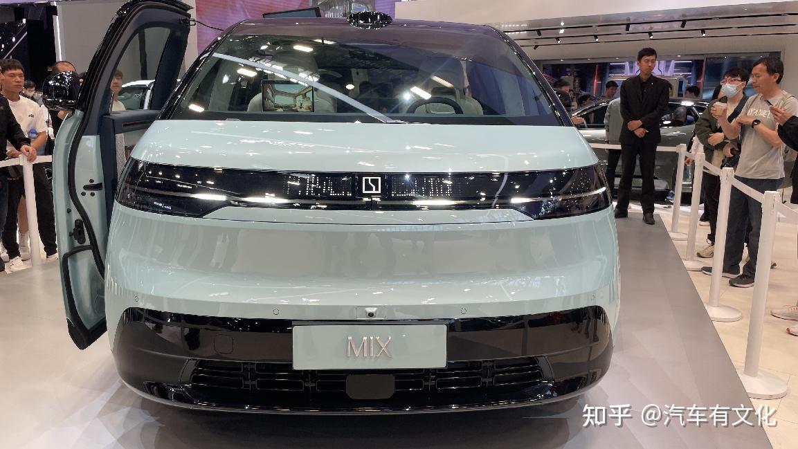 极氪MIX车展实拍，无B柱前后侧滑门，可旋转座椅空间大过MPV - 知乎