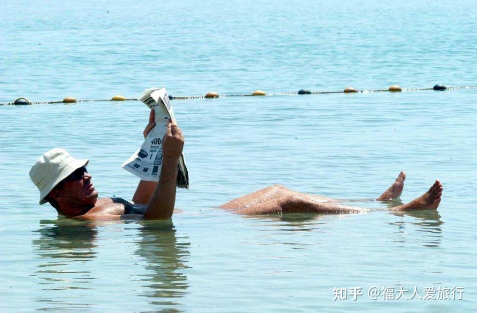 约旦死海漂浮
