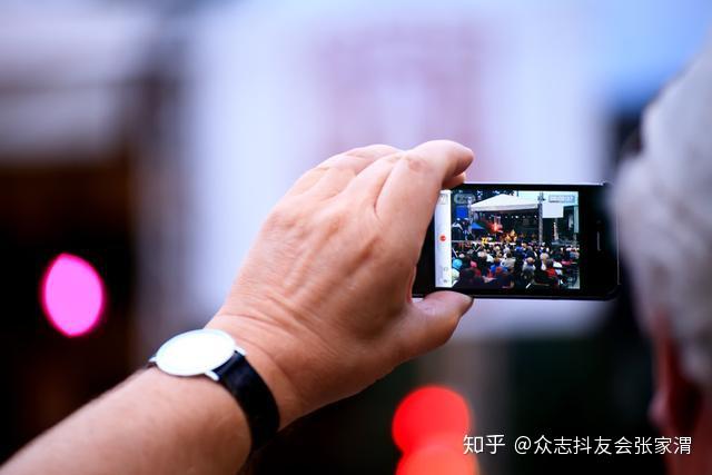 手机短视频拍摄技巧分享新手也能拍出抖音爆款大片