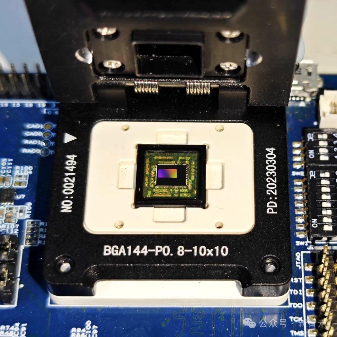 清华天眸芯登nature封面!