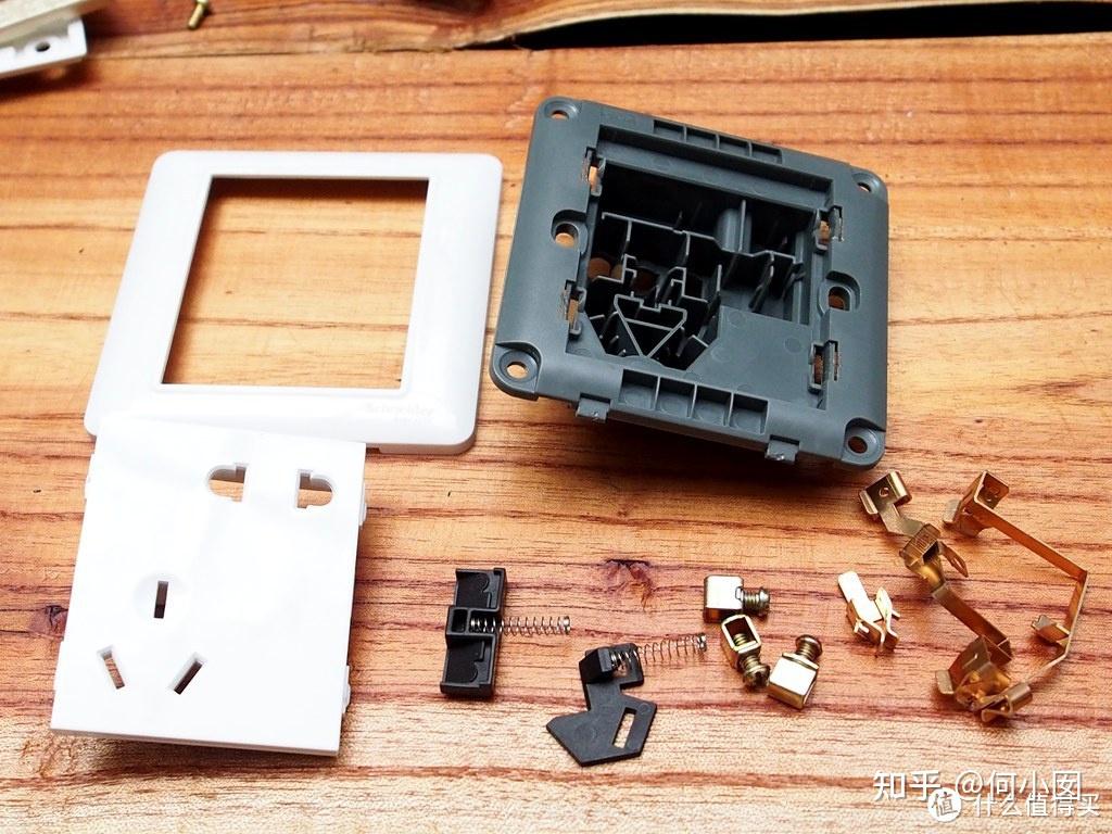 79元电商主流品牌开关插座良心测评飞雕西蒙德力西施耐德正泰和公牛