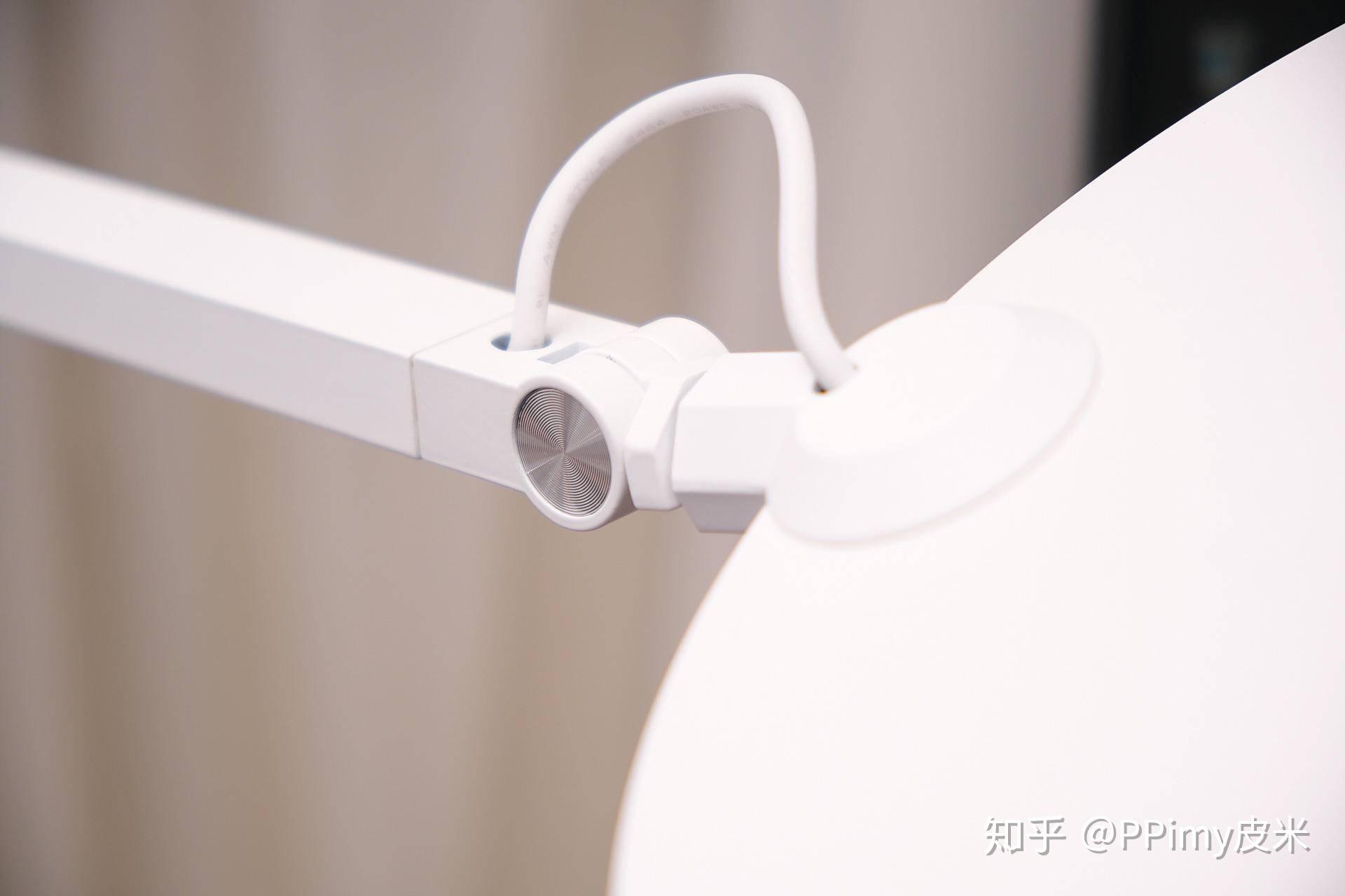 网易智造皓月智能护目灯