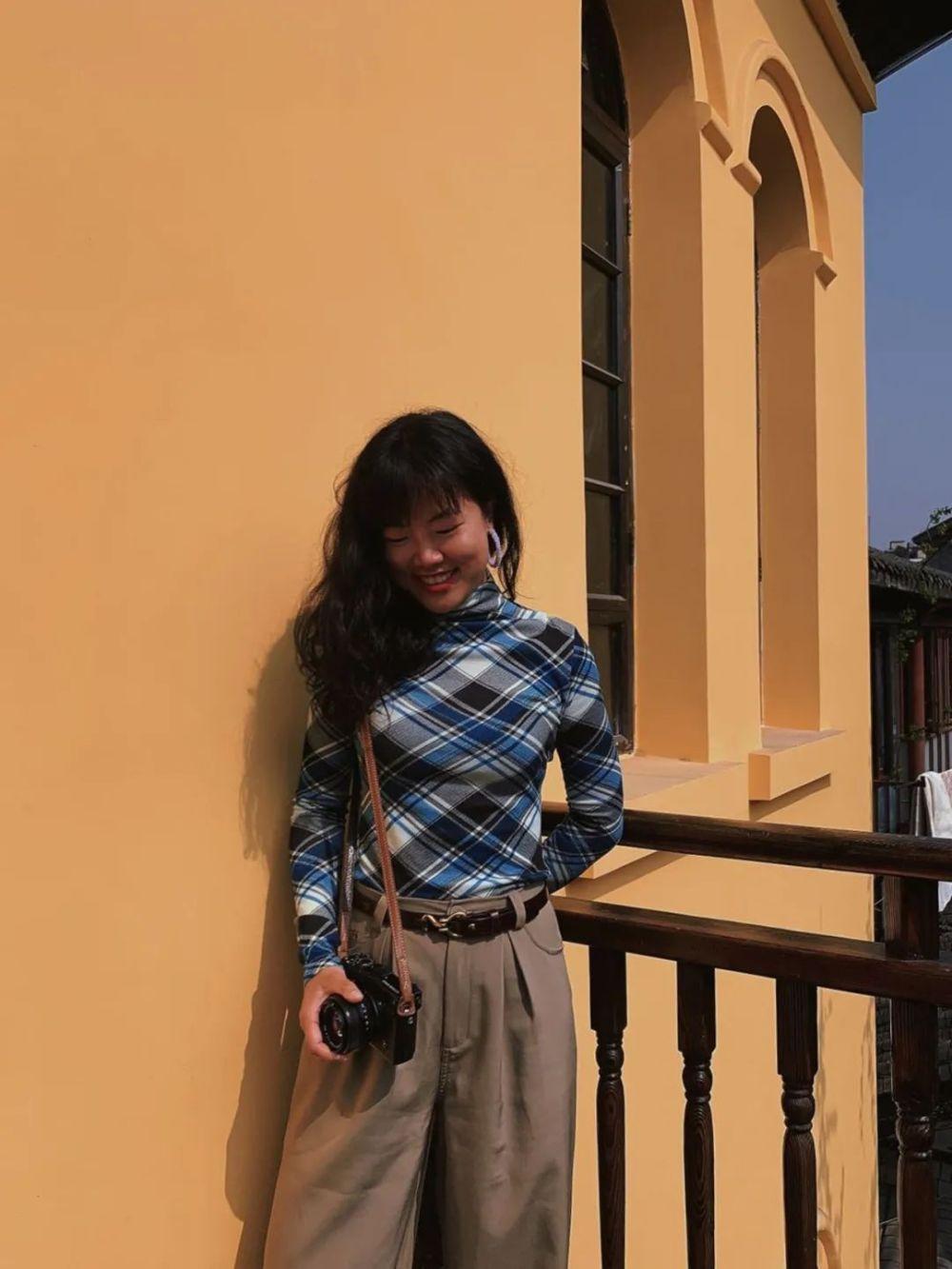 v2-a6a2bd727dedc544140185ac58339543_b.jpg 人工智能之爱:现代上班族的虚拟恋曲