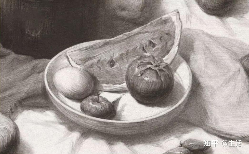 细节的部分要注意静物在盘子上的投影是会根据盘子内部形体而变化的