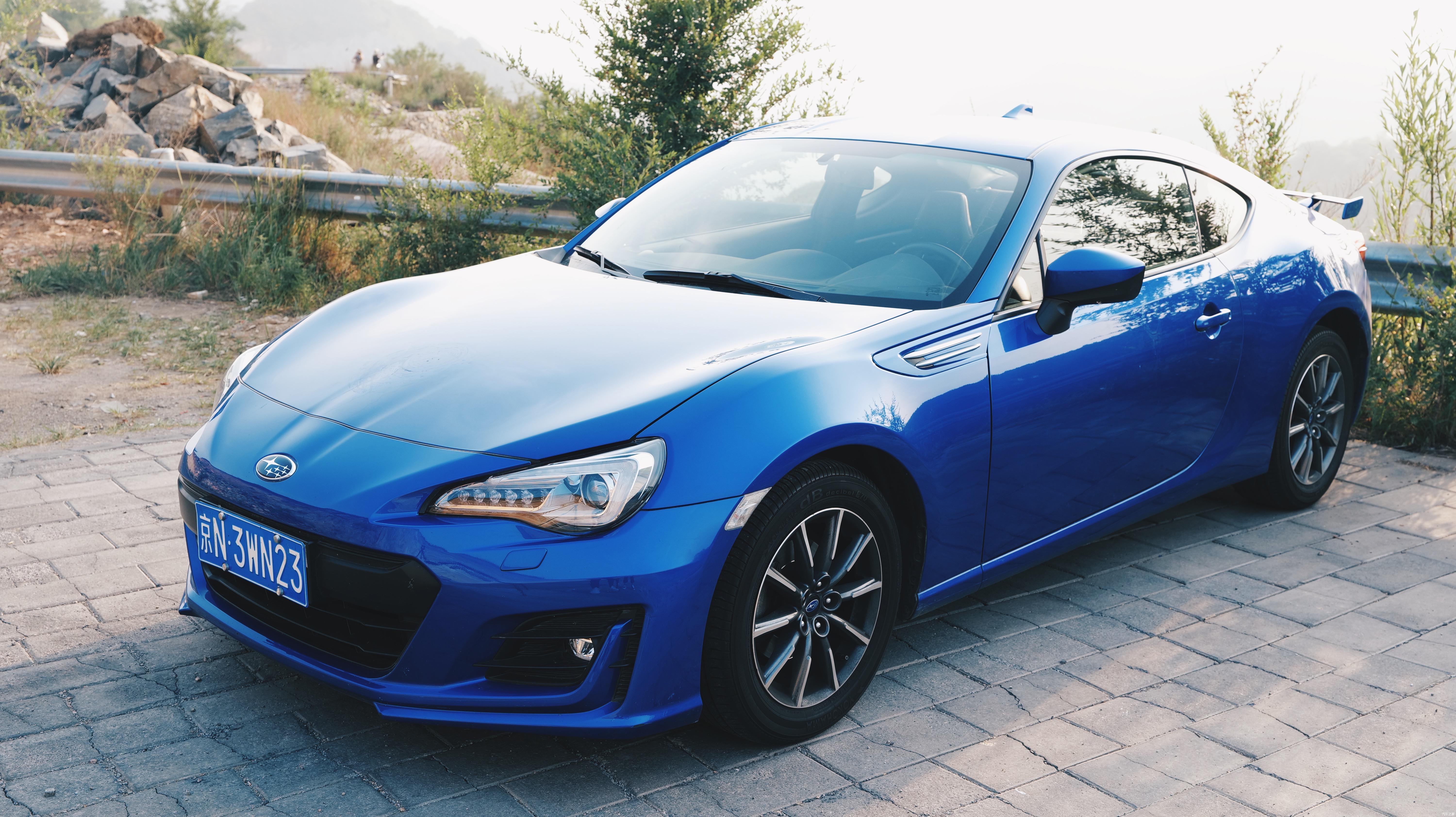 斯巴鲁brz献给骨子里具有一腔热血的青年