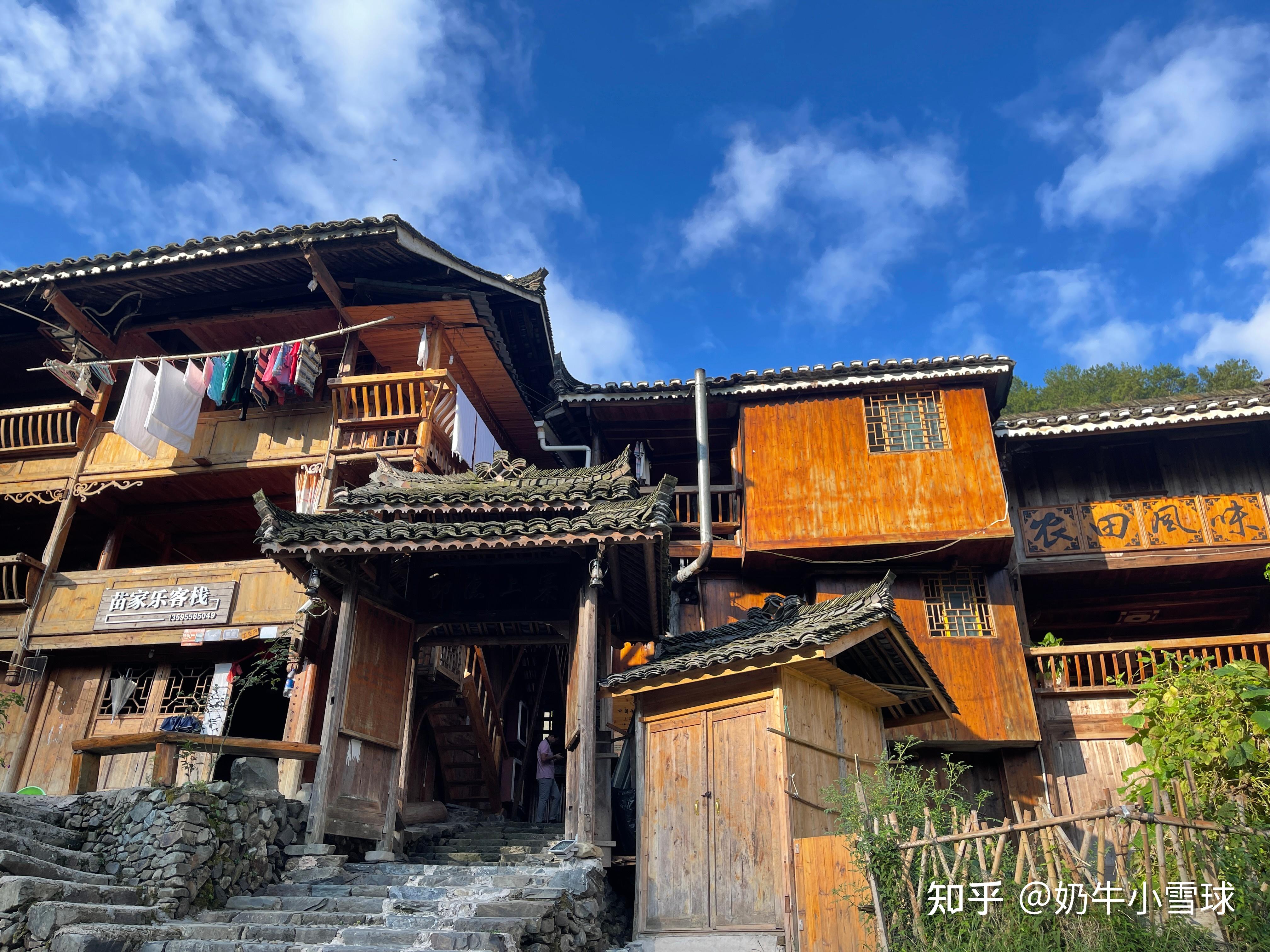 郎德上寨地處雷山縣郎德鎮,該地區屬於偏遠山區.