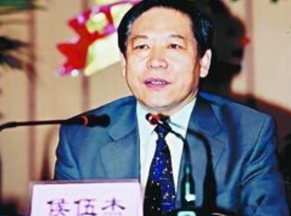 嚣张跋扈、私生活不检点，侯伍杰曾扬言：你们还没我儿子的官大 - 知乎