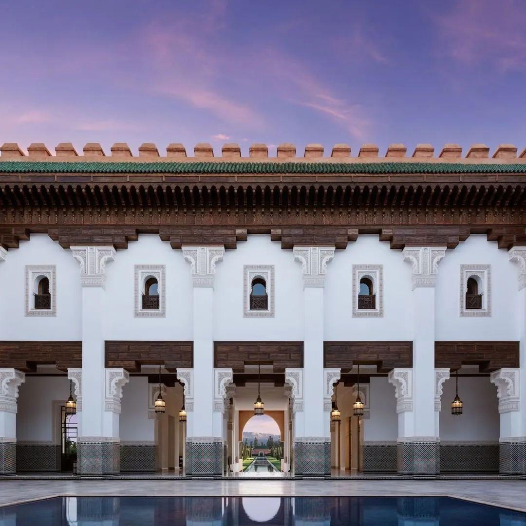 若非亲眼所见,你很难相信马拉喀什这座宫殿是现代建造的,它更像14世纪