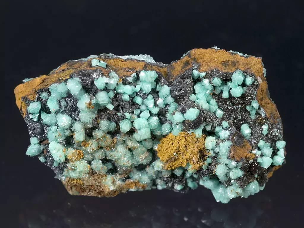 世界各地矿物晶体：天然奇趣、多姿多彩的各种矿石，经典收藏版【多图欣赏】 - 知乎