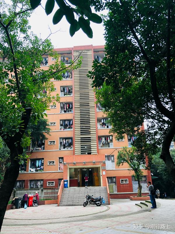 重庆大学b校区,建院老校区里沧桑透露着活力