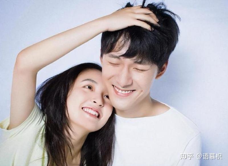 网友表示偶遇的不仅张雨剑,同行的还有吴倩和女儿,张雨剑抱着女儿,一