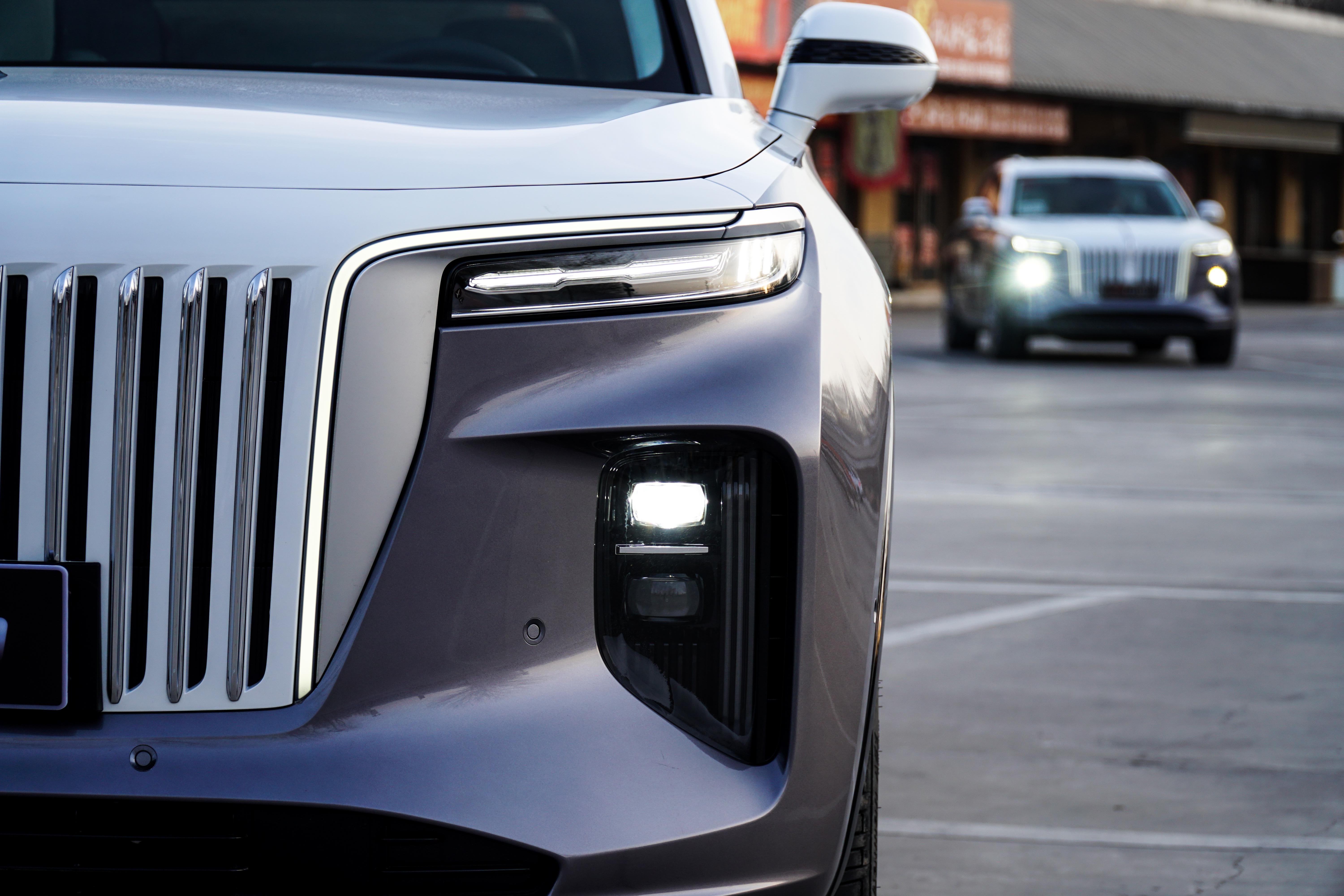 试红旗e-hs9:从静到动,都流露着"王者之势" - 知乎