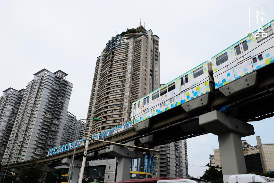 为重庆工商大学站和重庆交通大学站,6号线上的天生站更名为西南大学站