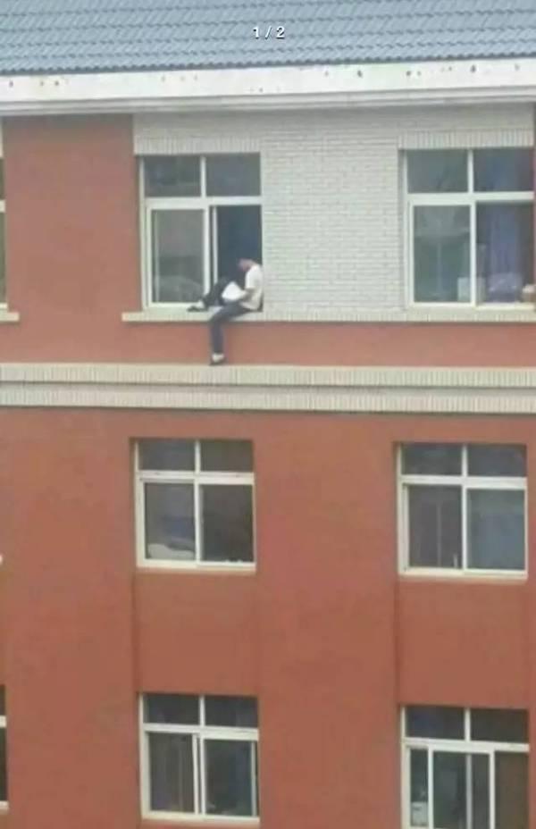 为什么中国人走路的姿势和仪态普遍没有精神,