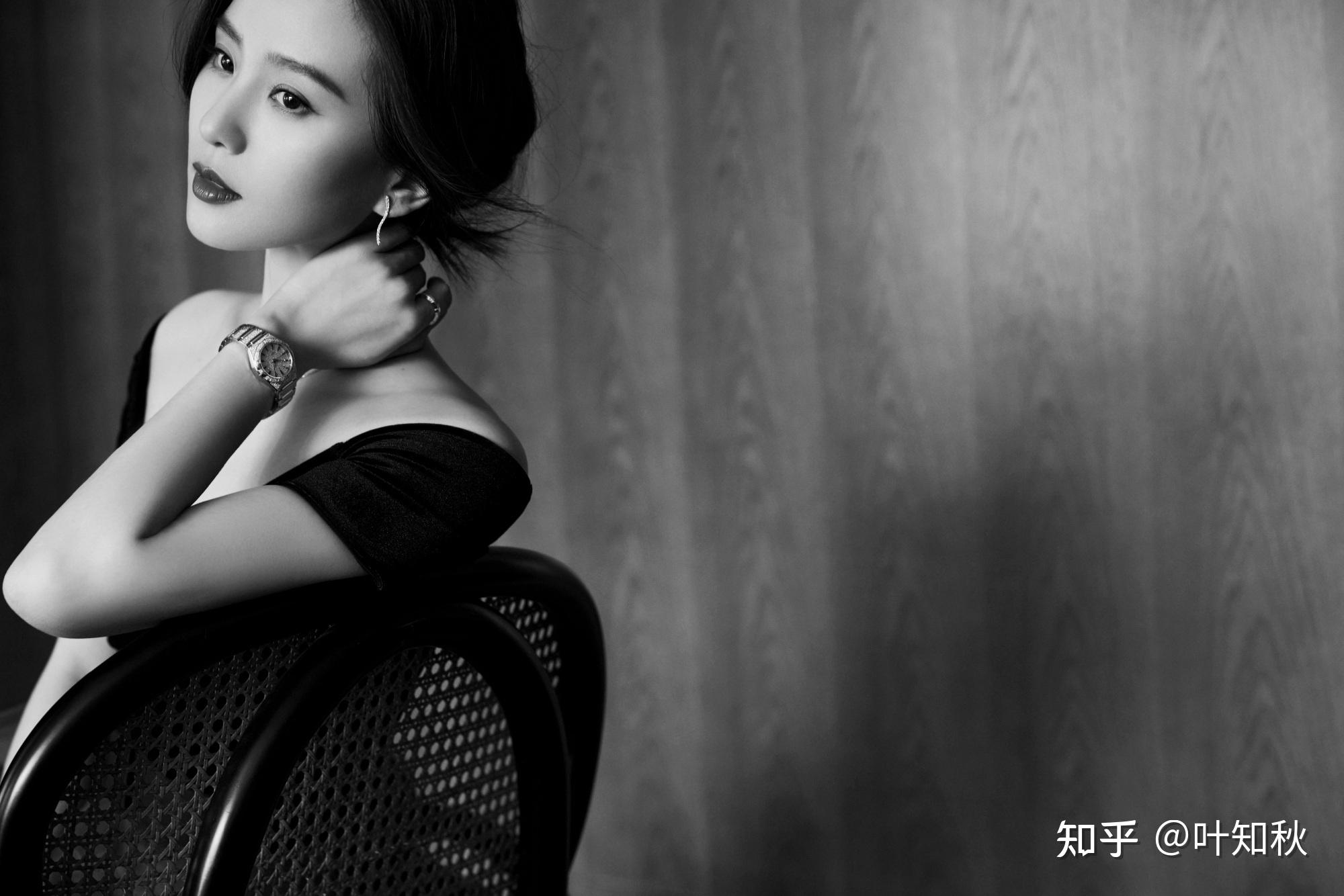 7月8日,刘诗诗工作室发布一组刘诗诗出席活动的写真大片.叶知秋