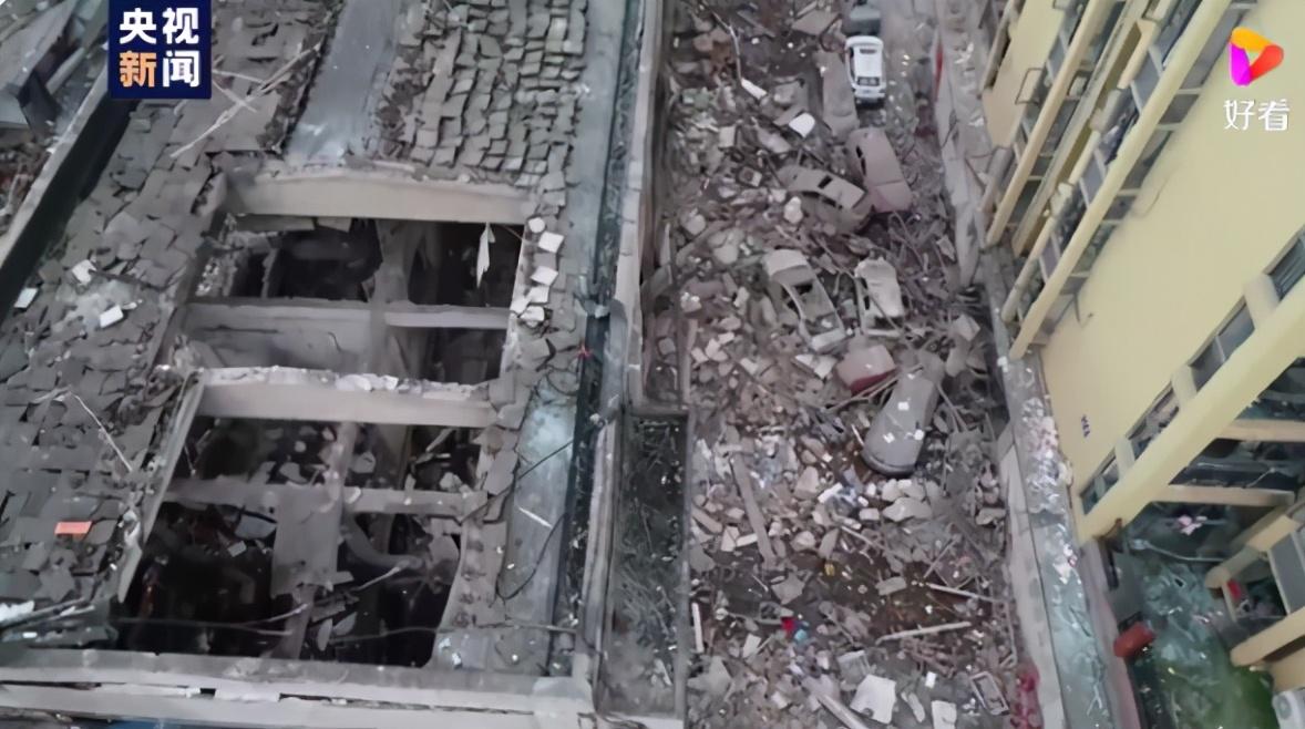 端午节期间一则重磅新闻冲上了热搜,湖北十堰市张湾区艳湖社区集贸