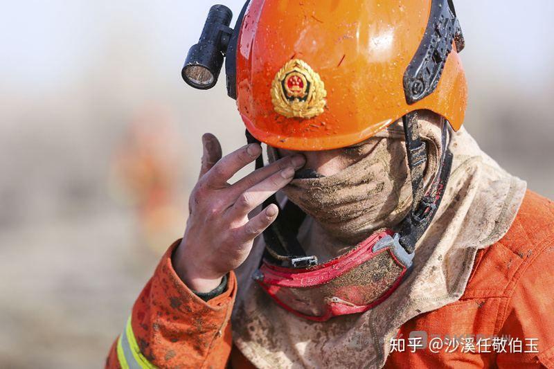 123英雄向30位壮烈牺牲的灭火英雄致以最崇高的敬意