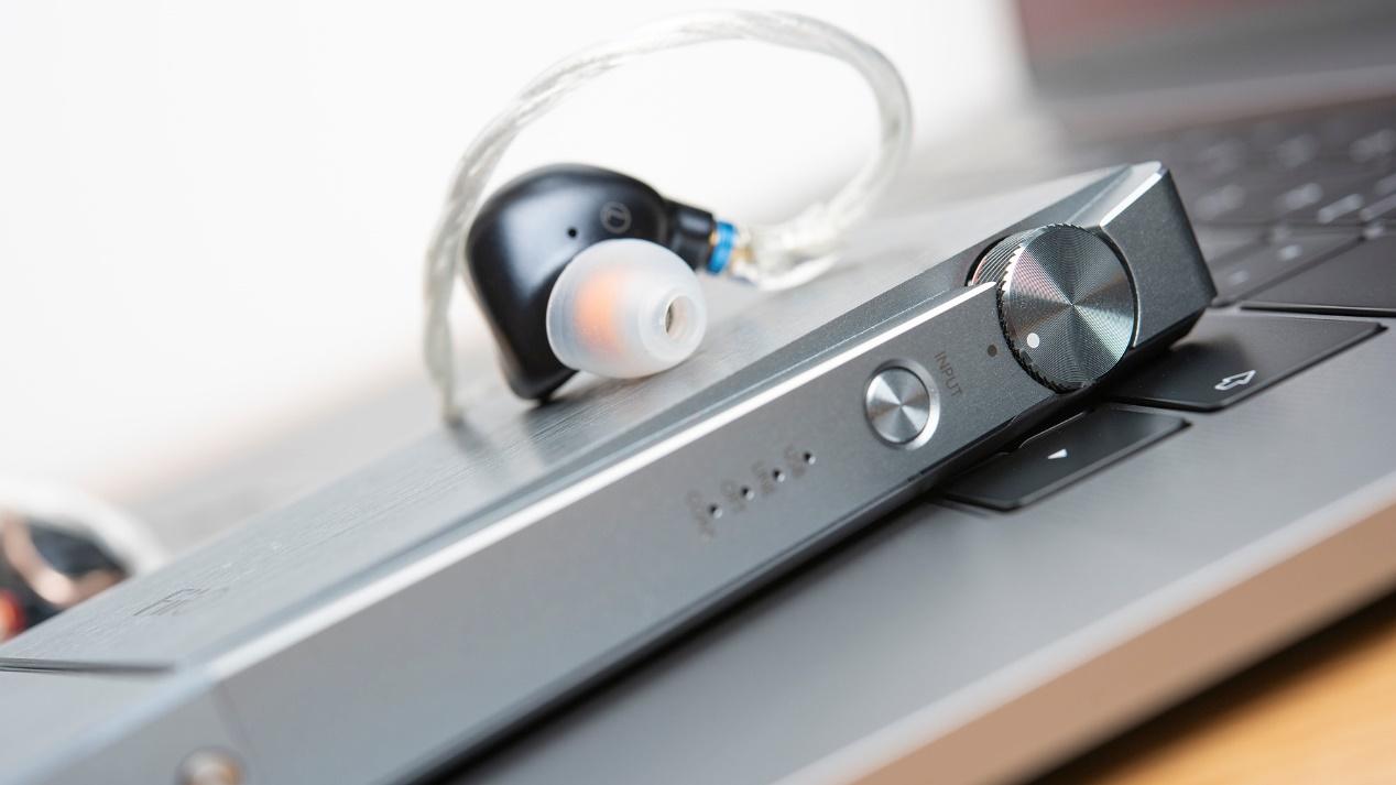 飞傲年度硬核产品q5s便携解码耳放一体机体验