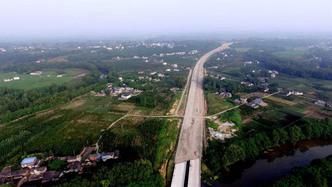 3岷东大道(青神段)预计12月初完成所有工程今年,成资渝高速公路(资阳