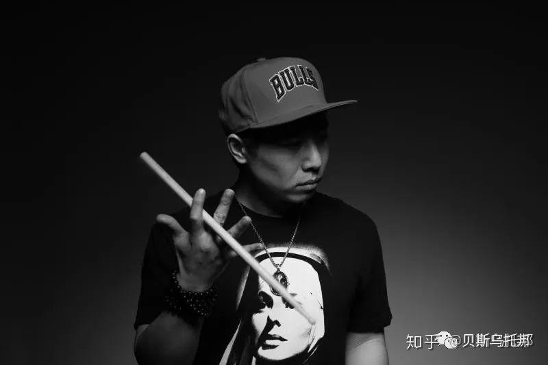 凤凰涅盘新声归来高宇峰携弟子范墨微组建全新乐队枫神演绎